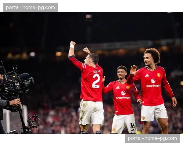 曼联队长B费再获沙特巨额报价，俱乐部高层对去留存分歧